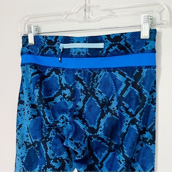 Lululemon Inspire Crop II Mesh Mini Ziggy Snake Sapphire Blue Pipe Leggings 4 - Picture 2 of 13